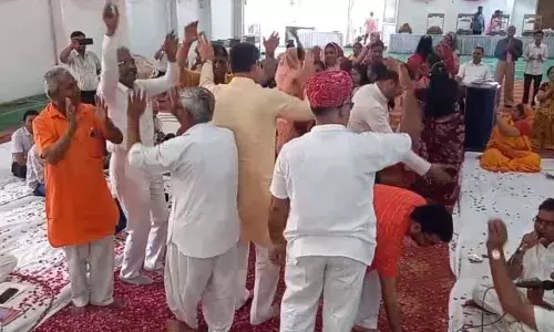 सिंधु धाम में गूंजे हनुमान और झूलेलाल के भजन, श्रद्धालु हुए भाव-विभोर