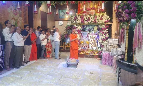 हनुमानजी महाराज को लगाया 1100 किलो काजूकतली का महाभोग, गूंजे जय हनुमान के जयकारे