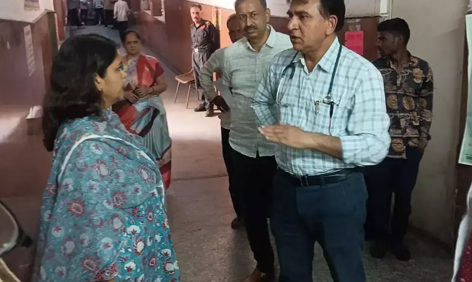 प्रमुख शासन सचिव गायत्री राठौड़ ने किया एमबी चिकित्सालय का निरीक्षण