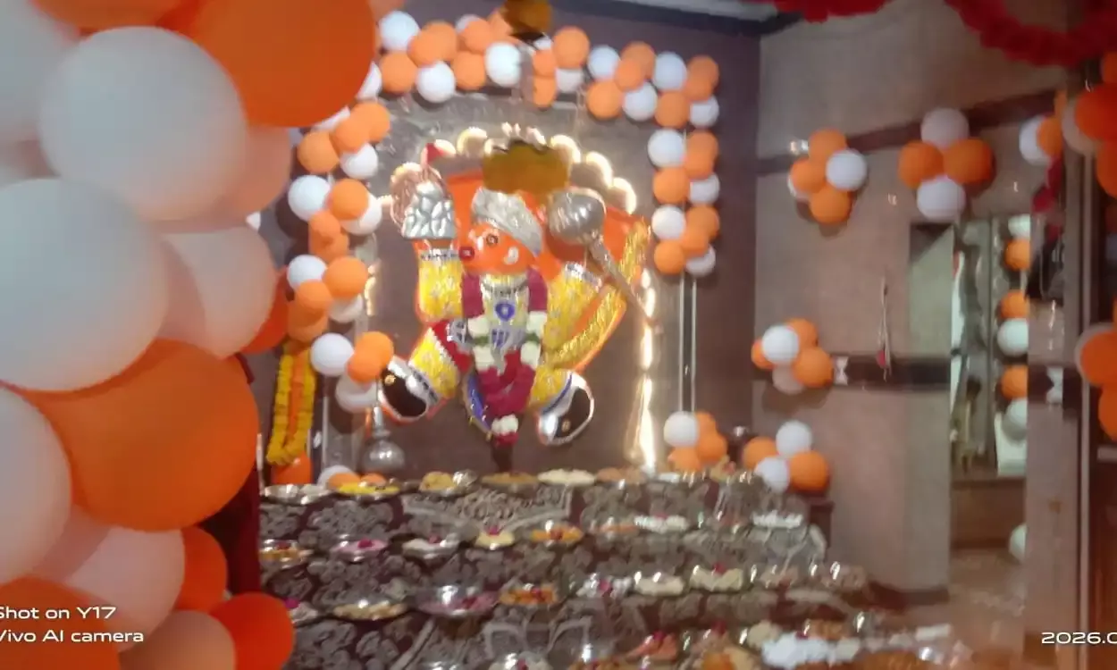 बाला जी महाराज को लगाया छप्पन भोग की महाआरती