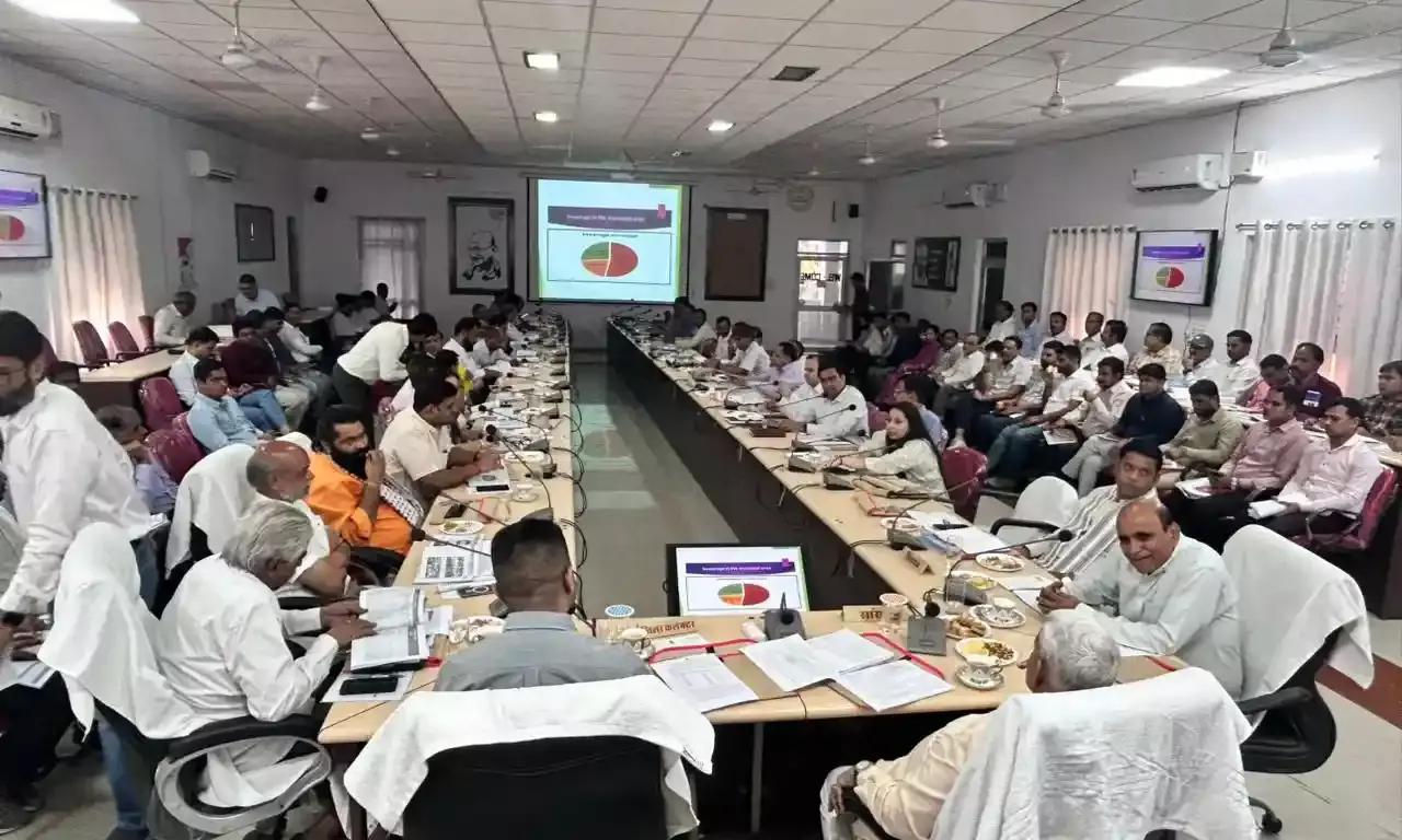 जिला विकास समन्वय एवं निगरानी समिति की बैठक: सांसद दामोदर अग्रवाल ने की योजनाओं की समीक्षा