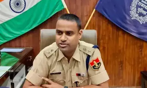 एएसआई-प्लाटून कमांडर भर्ती परीक्षा: पेपर लीक पर सख्त प्रहरा, 830 वीक्षकों-ऑब्जर्वर का पुलिस वेरिफिकेशन; 1 घंटे पहले बंद होंगे गेट एएसआई-प्लाटून कमांडर भर्ती परीक्षा: पेपर लीक पर सख्त प्रहरा, 830 वीक्षकों-ऑब्जर्वर का पुलिस वेरिफिकेशन; 1 घंटे पहले बंद होंगे गेट