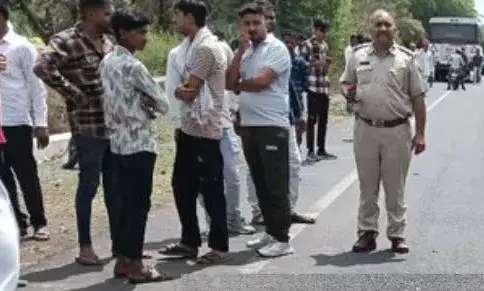 चलती रोडवेज बस से कूदने पर महिला की दर्दनाक मौत, हाईवे पर मचा हड़कंप चलती रोडवेज बस से कूदने पर महिला की दर्दनाक मौत, हाईवे पर मचा हड़कंप