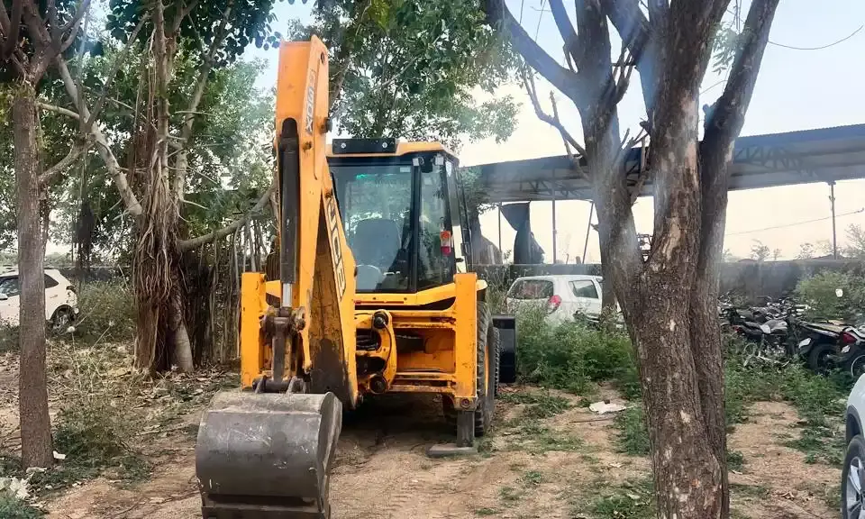 फूलियाकलां में अवैध बजरी खनन पर कार्रवाई, जेसीबी मशीन जब्त फूलियाकलां में अवैध बजरी खनन पर कार्रवाई, जेसीबी मशीन जब्त