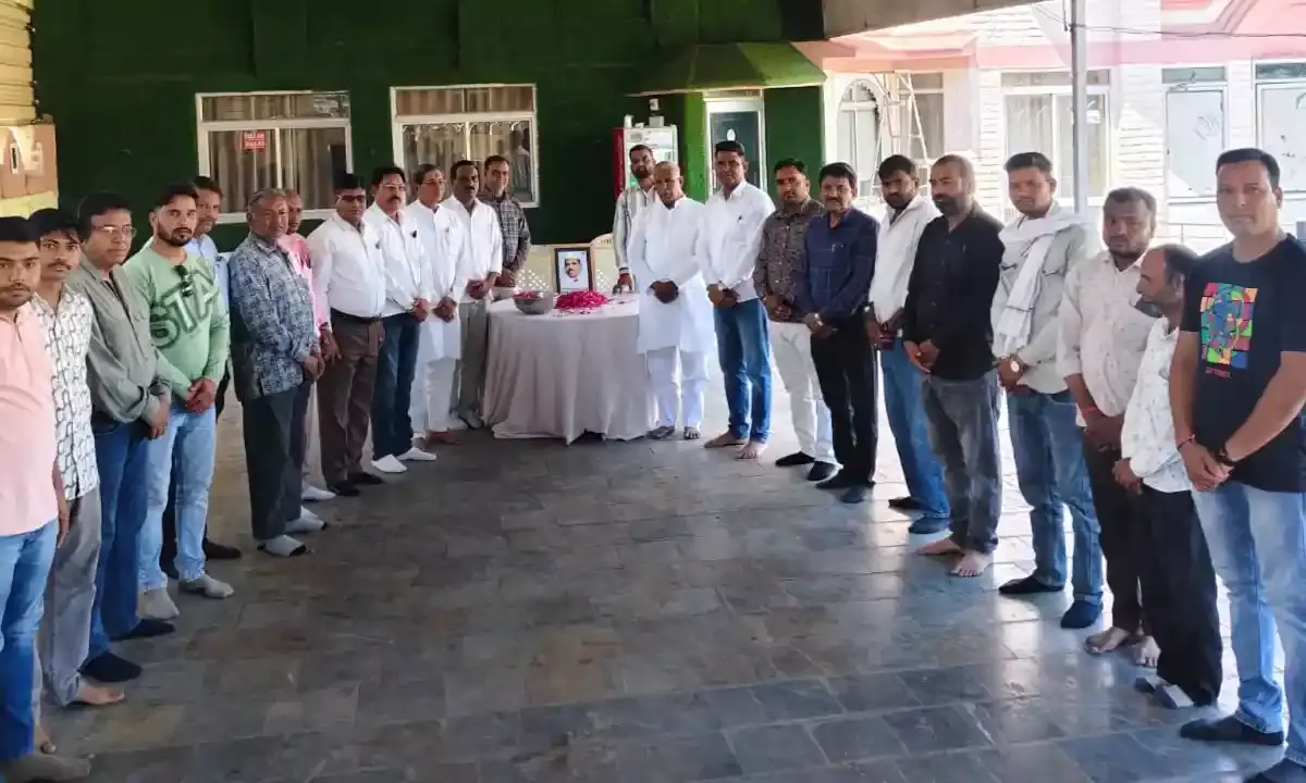 पूर्व उप प्रधानमंत्री स्वतंत्रता सैनानी को दी श्रद्धांजलि