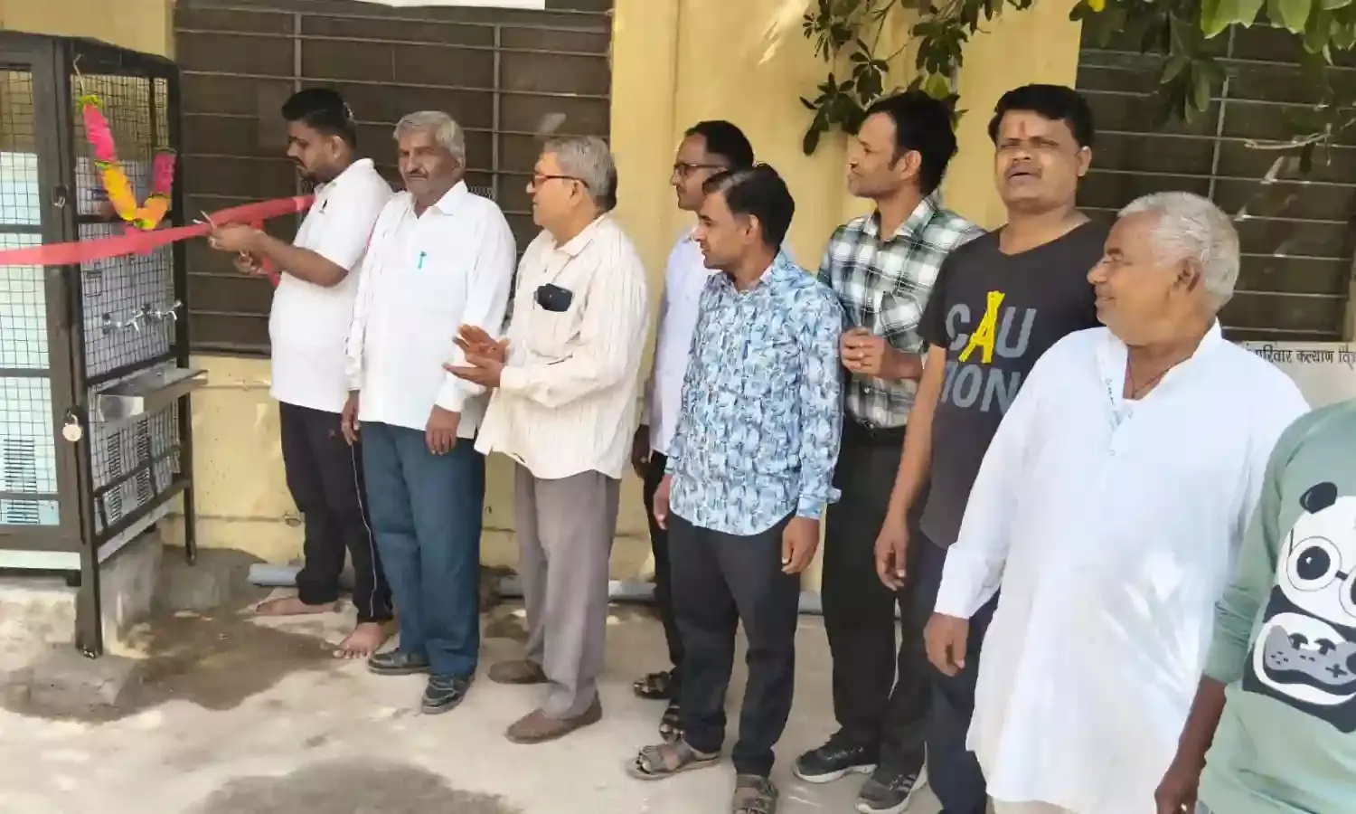 वाटर कूलर किया भेट वाटर कूलर किया भेट