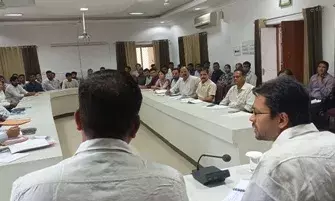 कार्य का समयबद्ध निस्तारण करें: आबकारी आयुक्त नमित मेहता