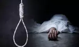 इकलौते बेटे ने किया सुसाइड, मां-बहनें शादी में, पिता गये थे फैक्ट्री, इकलौते बेटे ने किया सुसाइड, मां-बहनें शादी में, पिता गये थे फैक्ट्री,