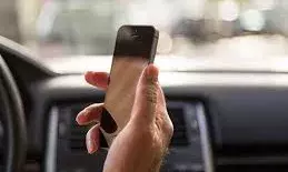 सावधान! भीलवाड़ा की सड़कों पर डिजिटल साथी बन रहा बड़ा खतरा, नेविगेशन ऐप्स के चक्कर में भटक रहा ड्राइवरों का ध्यान