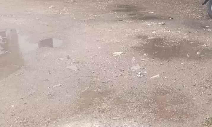 सवाईपुर क्षेत्र में मौसम का मिजाज बदला: कहीं बूंदाबांदी तो कहीं रिमझिम बारिश, किसानों के माथे पर चिंता की लकीरें सवाईपुर क्षेत्र में मौसम का मिजाज बदला: कहीं बूंदाबांदी तो कहीं रिमझिम बारिश, किसानों के माथे पर चिंता की लकीरें