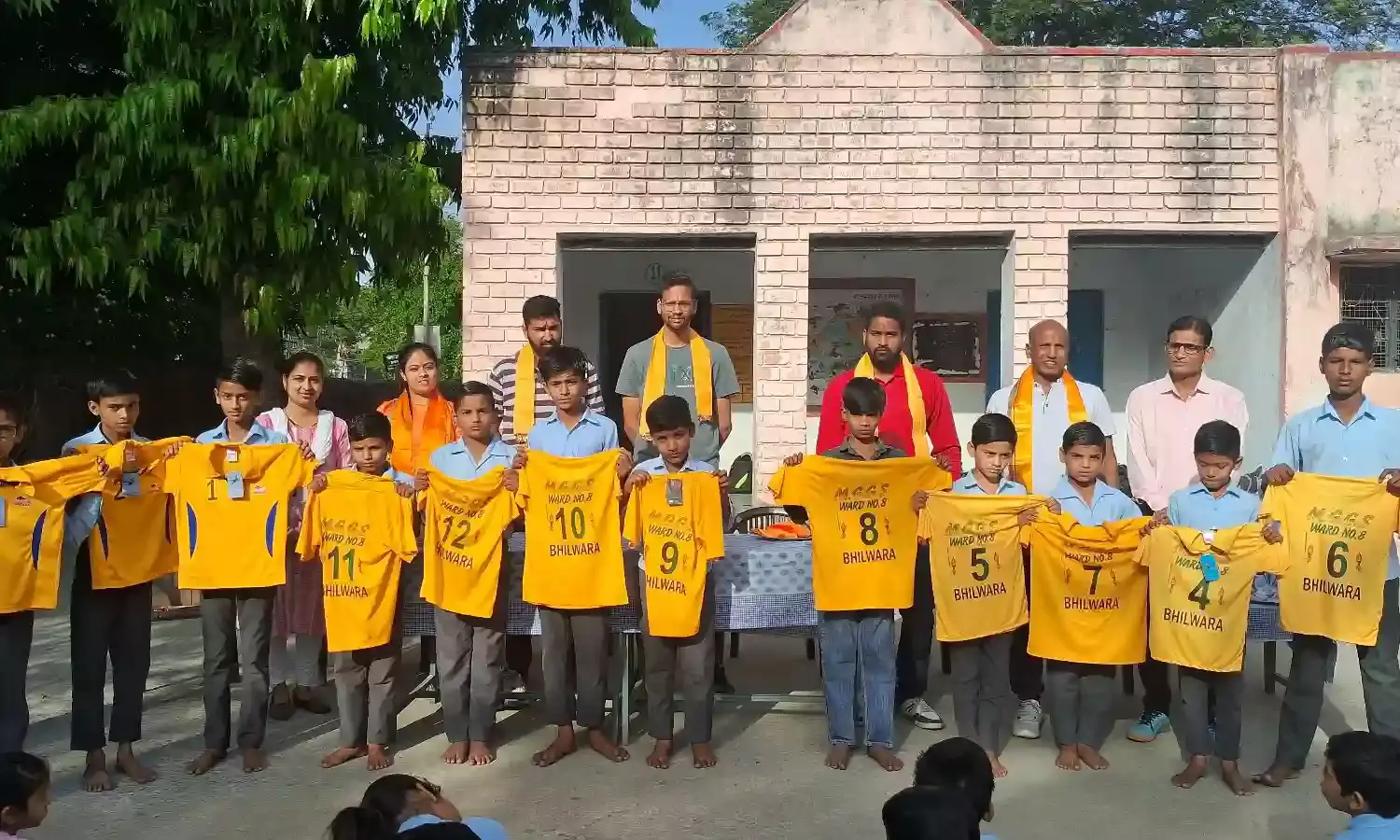 आर.सी. व्यास कॉलोनी विद्यालय में स्पोर्ट्स ड्रेस वितरण, बच्चों में दिखा भारी उत्साह आर.सी. व्यास कॉलोनी विद्यालय में स्पोर्ट्स ड्रेस वितरण, बच्चों में दिखा भारी उत्साह