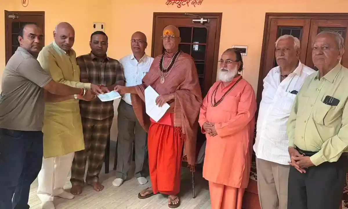 हंसगंगा हरि शेवा चैरिटेबल ट्रस्ट ने तीन-तीन फीट की 51 हनुमान मूर्तियों के लिए दिए 2.03 लाख रुपये