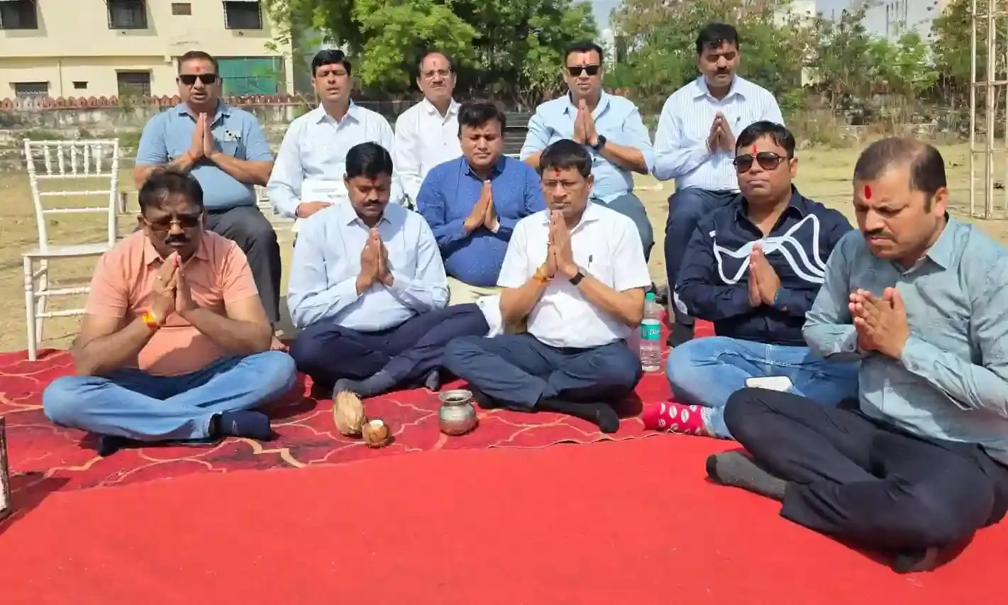 लेकसिटी में गूंजेगा नवकार महामंत्र: 9 अप्रैल को फतह स्कूल मैदान में जुटेगा जनसैलाब, तैयारियां जोरों पर लेकसिटी में गूंजेगा नवकार महामंत्र: 9 अप्रैल को फतह स्कूल मैदान में जुटेगा जनसैलाब, तैयारियां जोरों पर