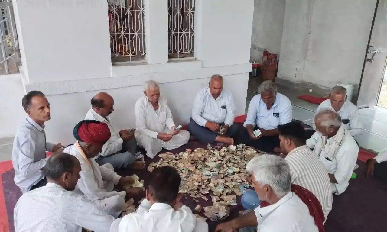 श्री चंवरा के हनुमान जी का दान पात्र खोला: 1 लाख 95 हजार से अधिक की राशि निकली श्री चंवरा के हनुमान जी का दान पात्र खोला: 1 लाख 95 हजार से अधिक की राशि निकली