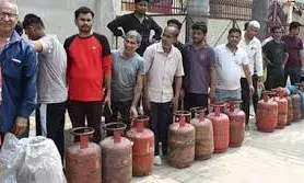 बिना ई-केवाईसी नहीं मिलेगा सिलेंडर, शादियों के लिए विशेष कोटा निर्धारित