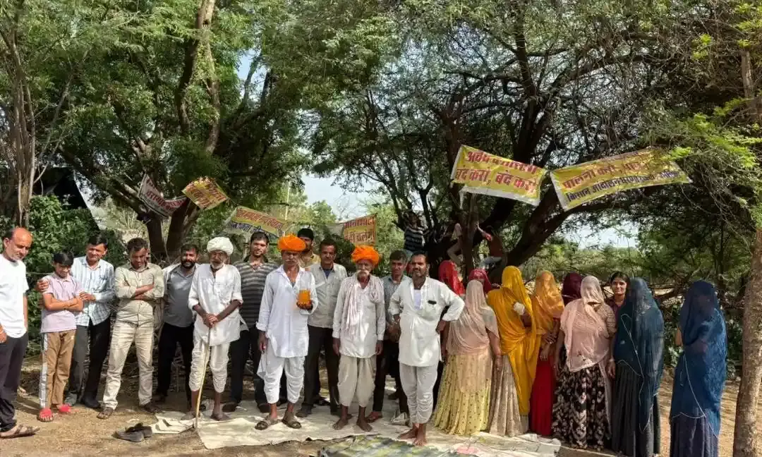 न्याय की आस में किसान 290 दिंनो से जारी आंदोलन जालिया के प्रताड़ित किसान न्याय की आस में किसान 290 दिंनो से जारी आंदोलन जालिया के प्रताड़ित किसान