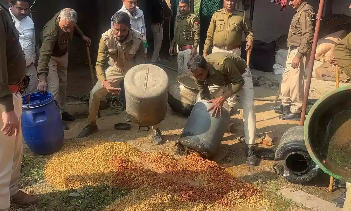 आबकारी विभाग की बड़ी कार्रवाई: प्रदेश में 2 लाख लीटर से अधिक वॉश नष्ट, 605 गिरफ्तार आबकारी विभाग की बड़ी कार्रवाई: प्रदेश में 2 लाख लीटर से अधिक वॉश नष्ट, 605 गिरफ्तार