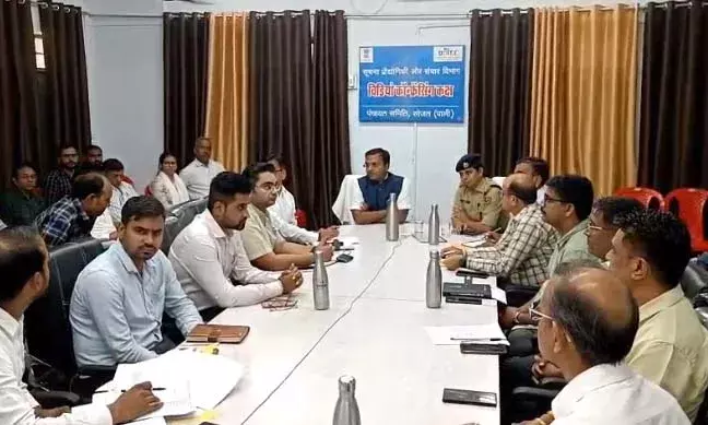 विद्यार्थियों को सिखाए साइबर सुरक्षा के गुर: इंटरनेट का करें उपयोग, दुरुपयोग नहीं— मजिस्ट्रेट सत्य प्रकाश