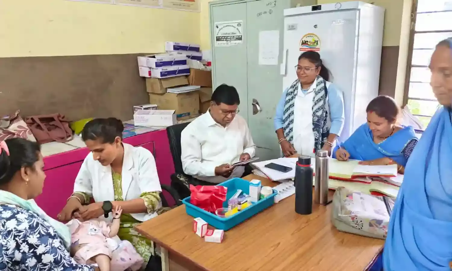 गर्भवती महिलाएं शिविरों से जुड़ें और निःशुल्क स्वास्थ्य सेवाओं का लाभ लेकर सुरक्षित प्रसव सुनिश्चित करें -सीएमएचओ डॉ. शर्मा