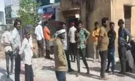 बेकाबू ट्रेलर ने तंबू में सो रहे मजदूरों को कुचला, 3 युवतियों की मौत, मासूम घायल