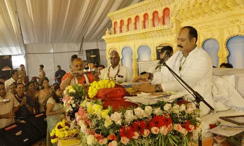 माता-पिता की सेवा ही सफलता का आधार-पंडित प्रदीप मिश्रा