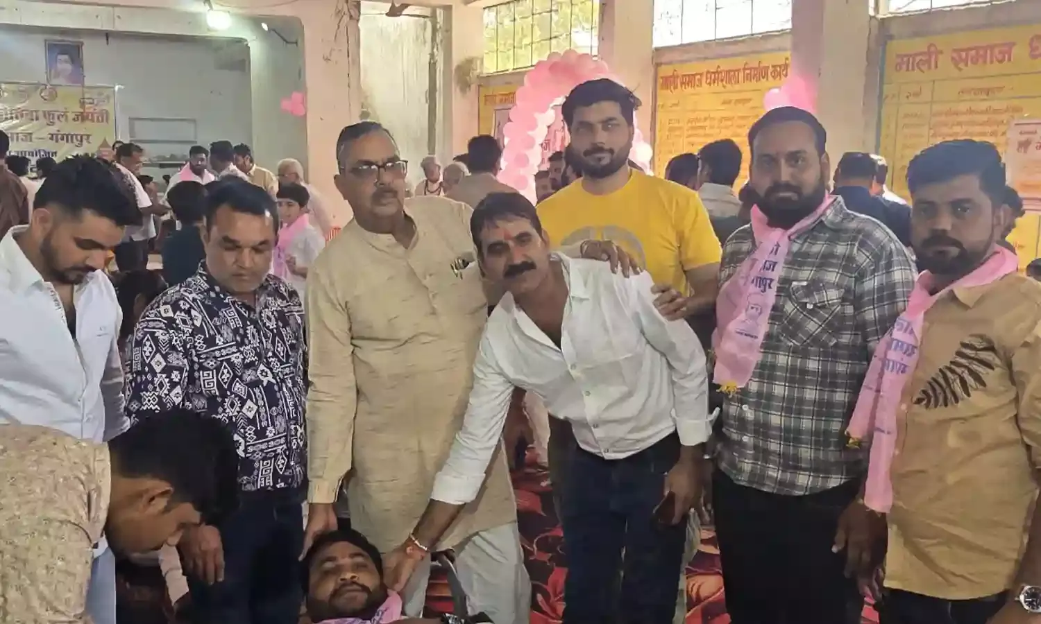 फूले जयंती पर उमड़ा जनसैलाब: 13 महिलाओं सहित 136 ने किया रक्तदान, निकाली भव्य वाहन रैली