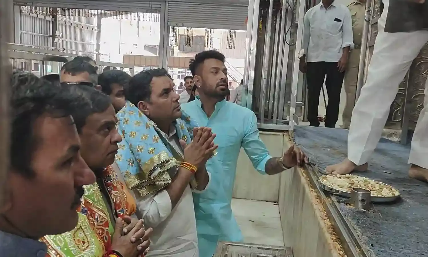 असम के मुख्यमंत्री डॉ हिमंता बिस्वा शर्मा आए खाटूश्यामजी की पूजा अर्चना