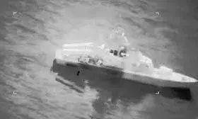 होर्मुज जलडमरूमध्य में अमेरिका का बड़ा सैन्य ऑपरेशन: समुद्री सुरंगों को हटाने का काम शुरू, वैश्विक तेल आपूर्ति मार्ग पर सुरक्षा कड़ी होर्मुज जलडमरूमध्य में अमेरिका का बड़ा सैन्य ऑपरेशन: समुद्री सुरंगों को हटाने का काम शुरू, वैश्विक तेल आपूर्ति मार्ग पर सुरक्षा कड़ी