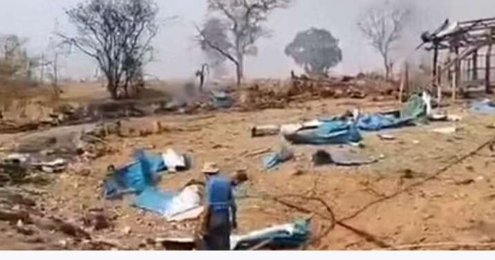 म्यांमार की सेना ने नागरिकों की भीड़ पर बरसाए बम, बच्चों समेत 100 से ज्यादा की मौत