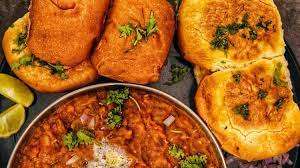 बारिश का लुफ्त उठाना है तो घर पर बनाएं ये स्वादिष्ट पकवान, चटकारे लेकर खाएंगे घरवाले