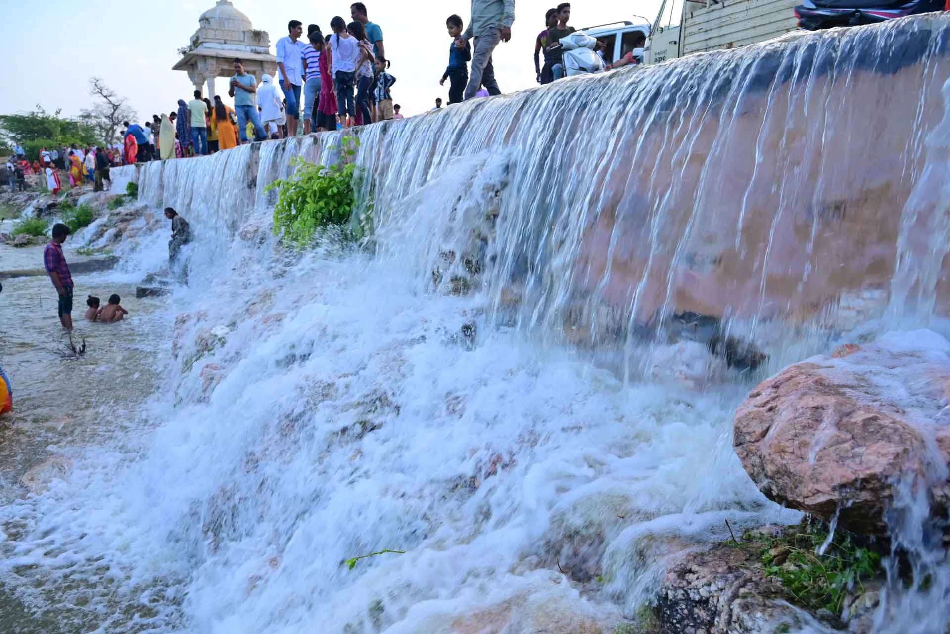 अब छह साल बाद राजस्थान की यह झील छलकी