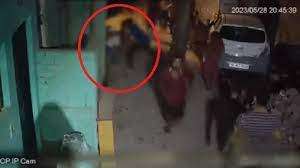 दिल दहलाने वाला मर्डर: 16 साल की लड़की पर चाकू से 20 वार, 6 बार पत्थर से सिर कुचला