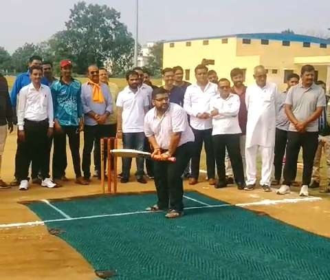 आमेट क्रिकेट प्रीमियम लीग का किया उद्घाटन