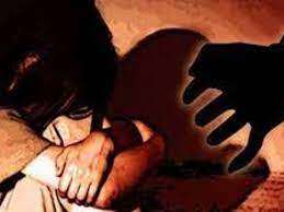 दलित युवती से दुष्कर्म फिर हत्या, शव को सड़क पर फेंका; FIR में दो पुलिसकर्मी नामजद