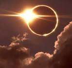 सूर्य ग्रहण के गवाह बने करोड़ों लोग,400 लोगों ने रचाई शादी सूर्य ग्रहण के गवाह बने करोड़ों लोग,400 लोगों ने रचाई शादी