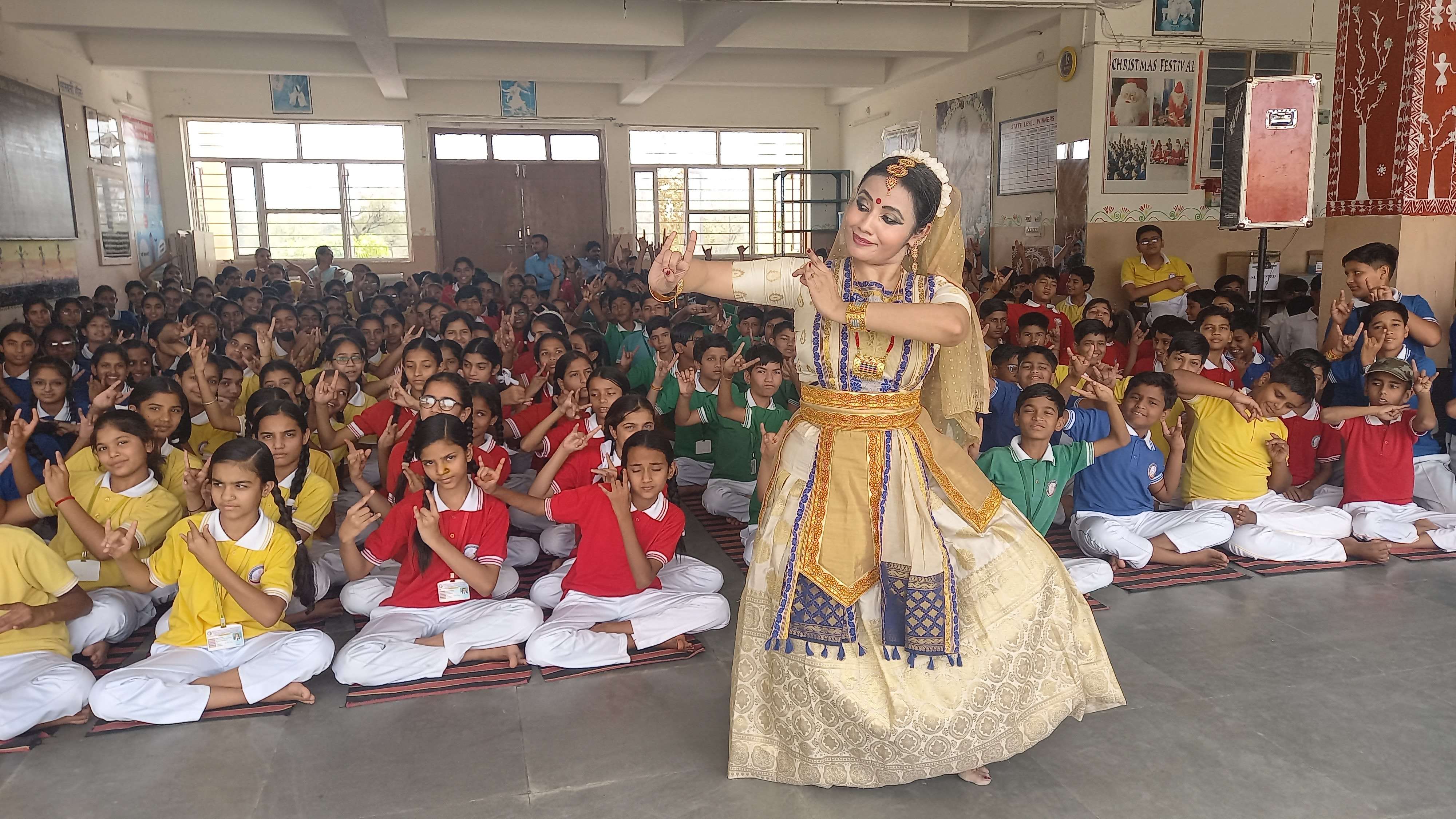 सीता स्वयंवर एक कृष्ण की माखन चोरी से जीवन्त हुई भगवान की लिलायें सीता स्वयंवर एक कृष्ण की माखन चोरी से जीवन्त हुई भगवान की लिलायें
