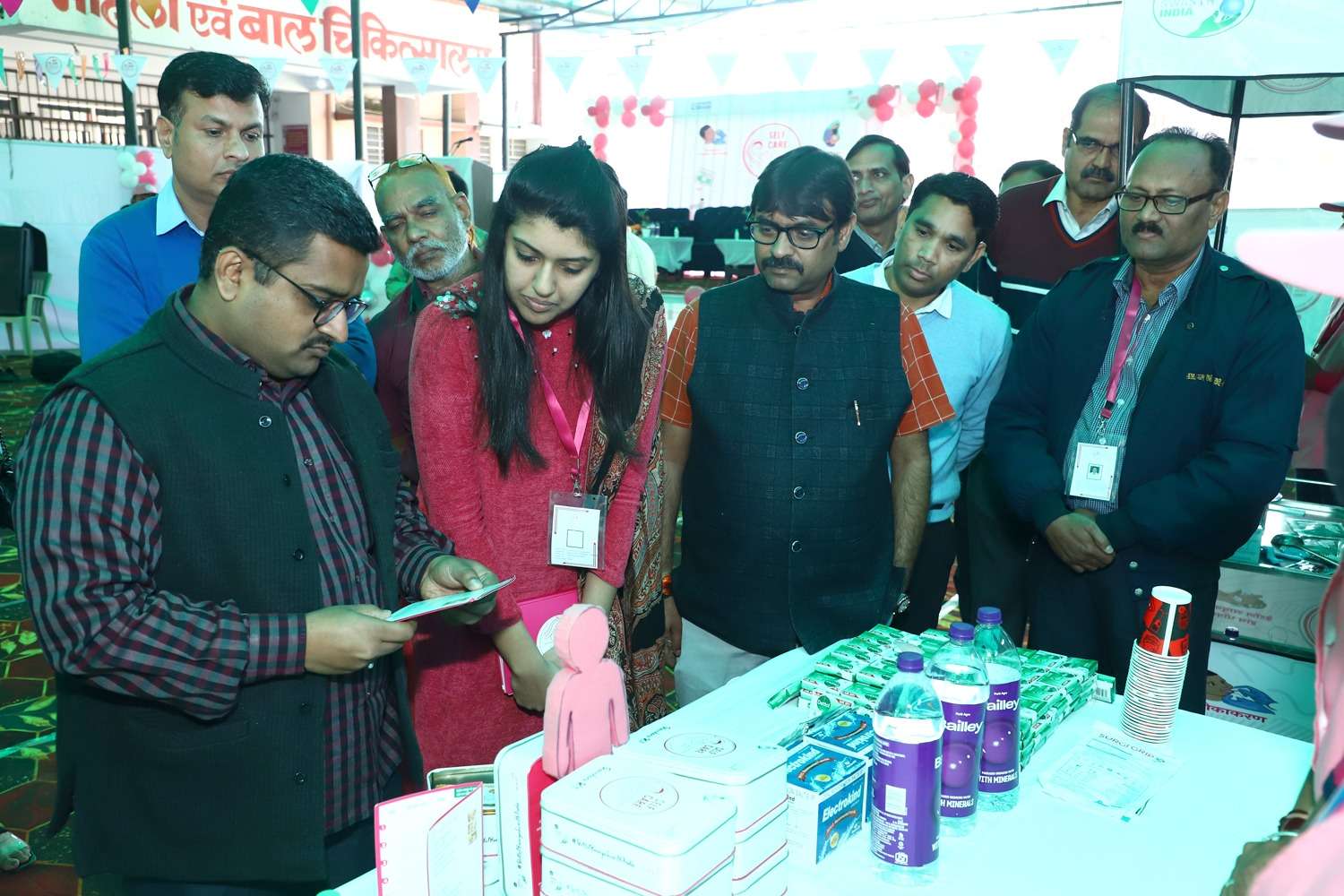 नुक्कड़ नाटक का कलक्टर ने किया शुभारंभ