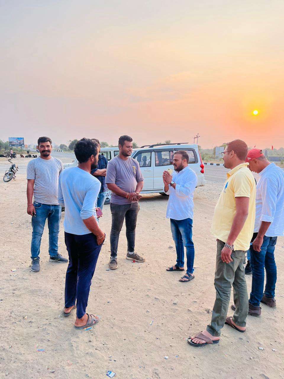 भीम विधानसभा क्षेत्र में लगातार कर रहे जनसंपर्क भीम विधानसभा क्षेत्र में लगातार कर रहे जनसंपर्क