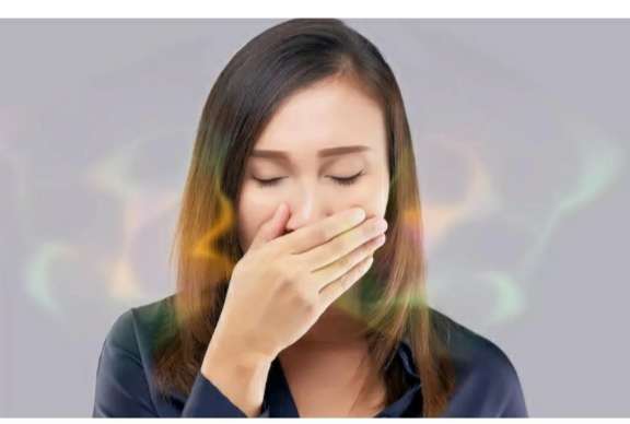 अगर आपको भी आती है बहुत ज्यादा डकार, तो जान लें इसके कारण व बचने के उपाय