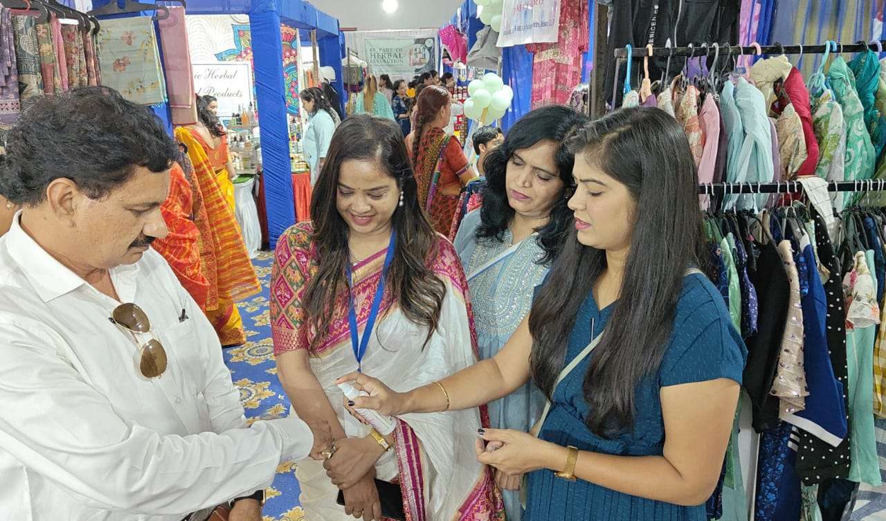 प्रतियोगिताओं के साथ प्रदर्शनी का समापन प्रतियोगिताओं के साथ प्रदर्शनी का समापन