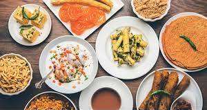 लंच में कभी न खाएं ये 5 चीजें, बिगड़ सकती है सेहत