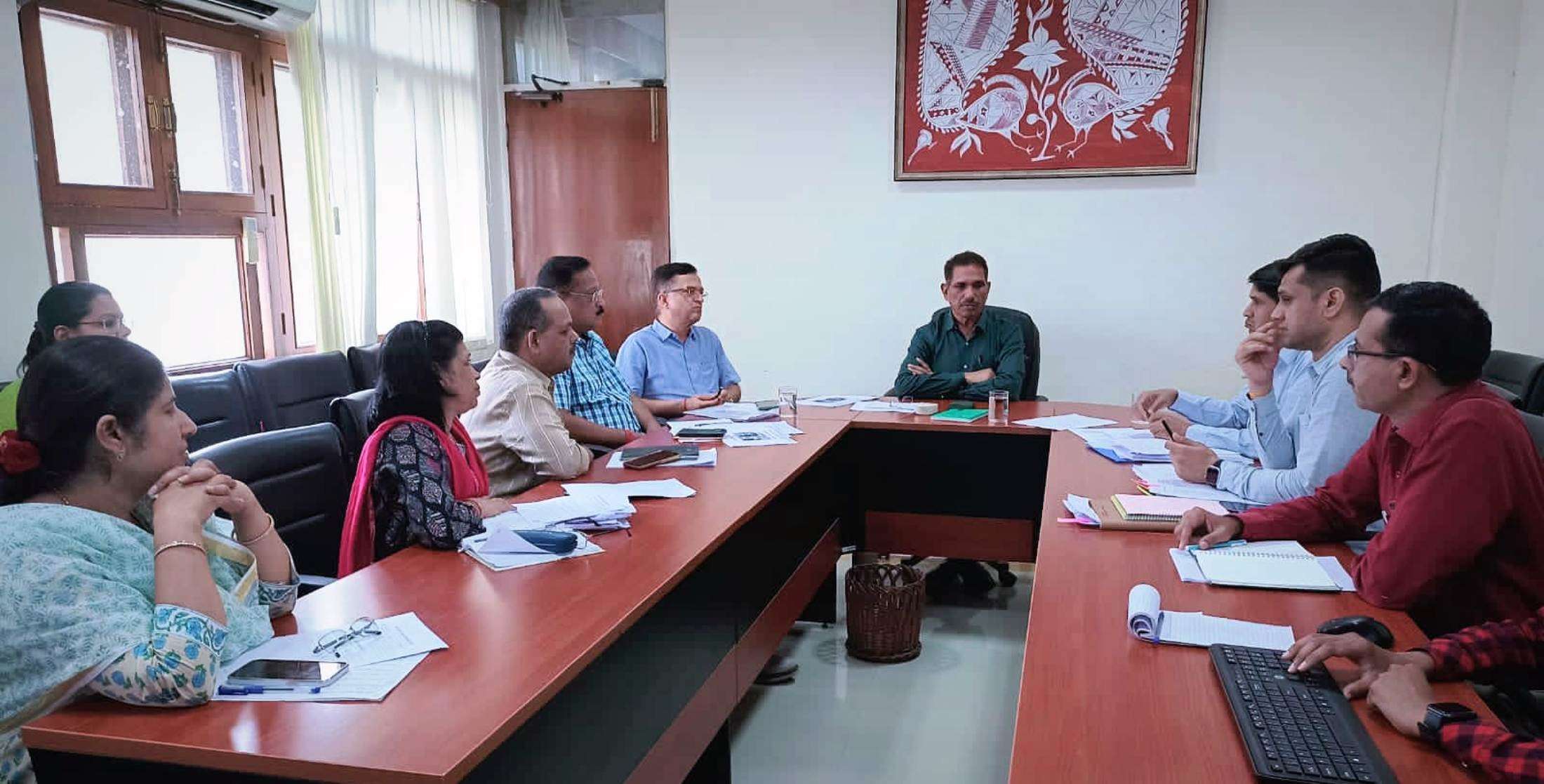 जनजाति उपयोजना क्षेत्र में सरकार की योजनाओं का मिले पूरा-पूरा लाभ- टीएडी आयुक्त  मीणा