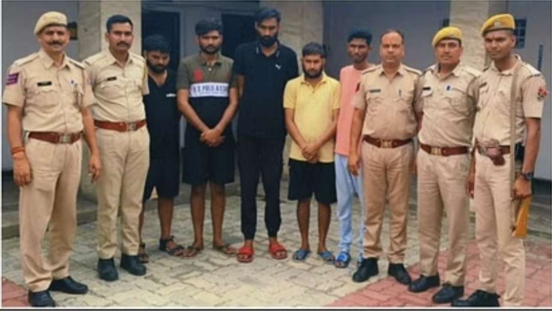 एस्कॉर्ट सर्विस देने का झांसा फिर मारपीट कर लूट करने वाले पांच आरोपी गिरफ्तार