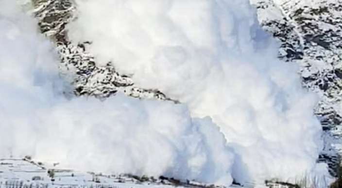 पाकिस्तान के पहाड़ी क्षेत्र में हिमस्खलन, 11  लोगों की मौत, कई घायल