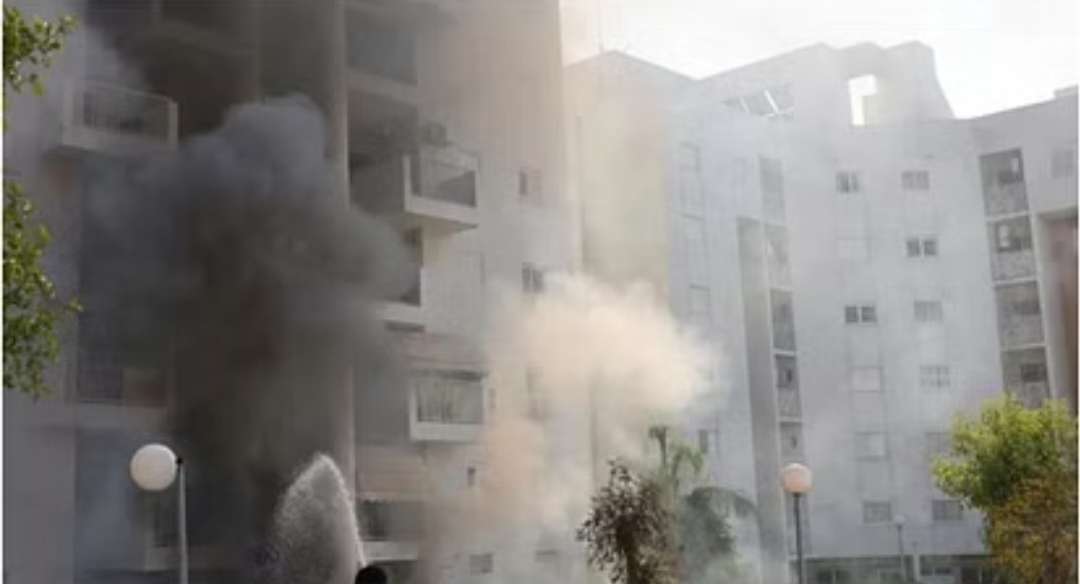 हमास के हमले में 100 की मौत, 900 से अधिक घायल, फिलिस्तीन का दावा- 198 की मौत