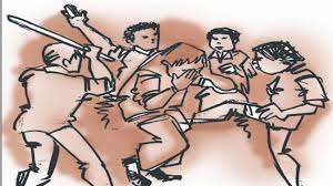 खेत से लौट रहे किसान पर लाठी-कुल्हाड़ी से हमला, पत्नी को पीटा, सात लोगों पर हत्या के प्रयास का मामला दर्ज