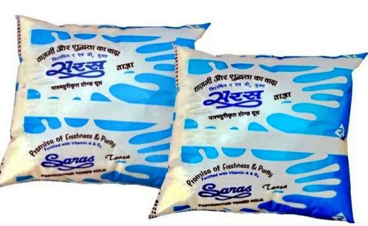 नीली-नारंगी-पीली और हरी सरस दूध की थैली के दाम बढ़े नीली-नारंगी-पीली और हरी सरस दूध की थैली के दाम बढ़े