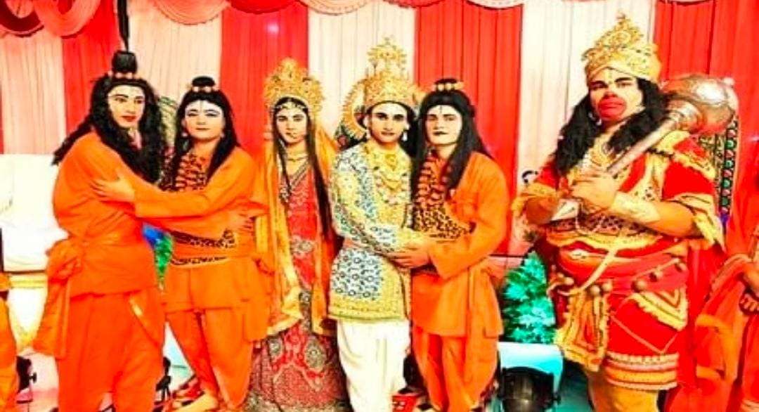 कृष्ण गोपियों और राम भरत मिलाप के वात्सल्य प्रेम से श्रोताओं को सराबोर कर दिया कृष्ण गोपियों और राम भरत मिलाप के वात्सल्य प्रेम से श्रोताओं को सराबोर कर दिया