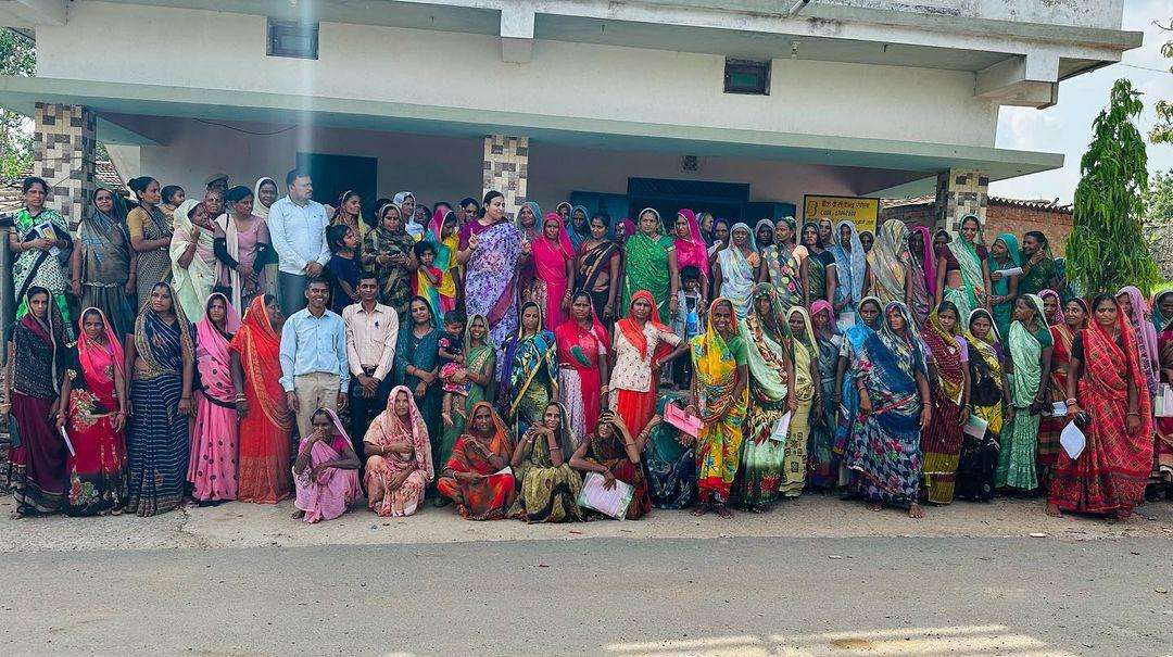 कटारा ने किया चौरासी क्षेत्र का दौरा विद्यालयों की समस्याओं को जाना