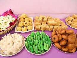 जिंदगी में घोलनी है मिठास तो जान लें ये खास बात.आयुर्वेद के अनुसार ये हैं 4 सबसे हेल्दी मिठाइयां